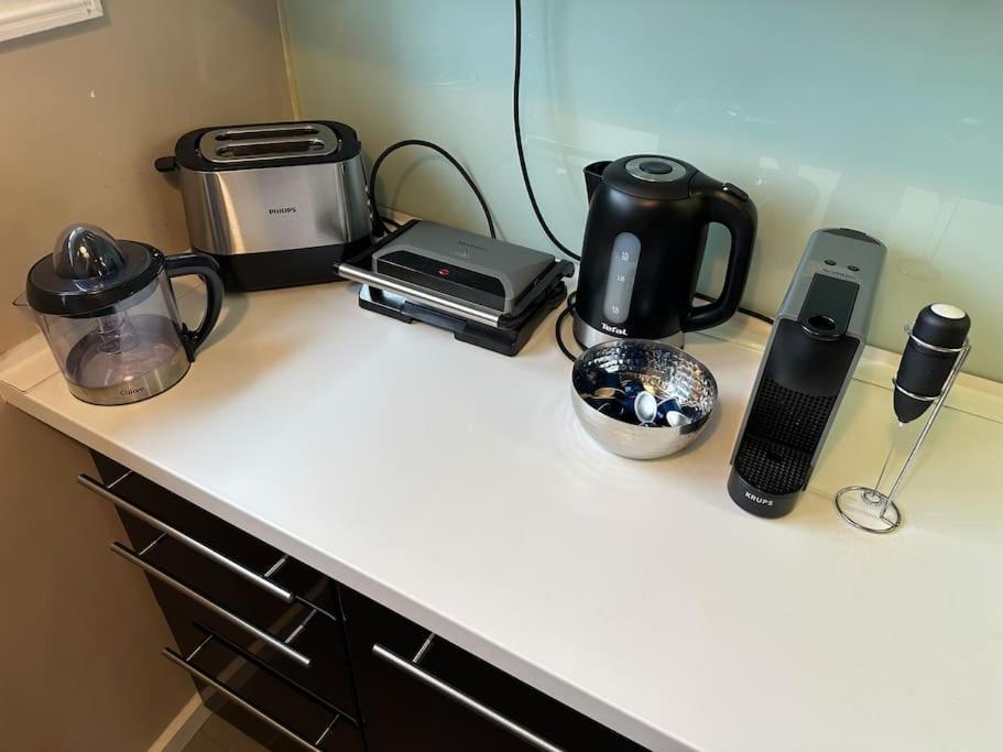 ポルトRenovado Com Ac, 2 Wc Completos, Terraco E Garagemアパートメント エクステリア 写真