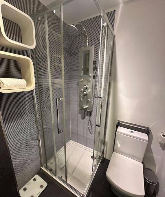 ポルトRenovado Com Ac, 2 Wc Completos, Terraco E Garagemアパートメント エクステリア 写真