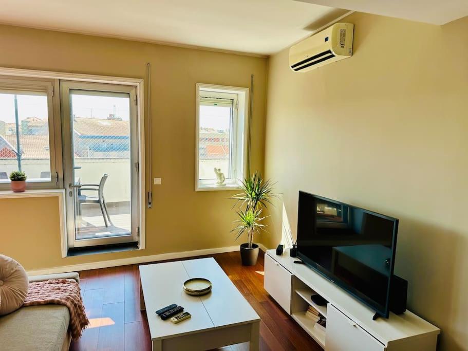 ポルトRenovado Com Ac, 2 Wc Completos, Terraco E Garagemアパートメント エクステリア 写真