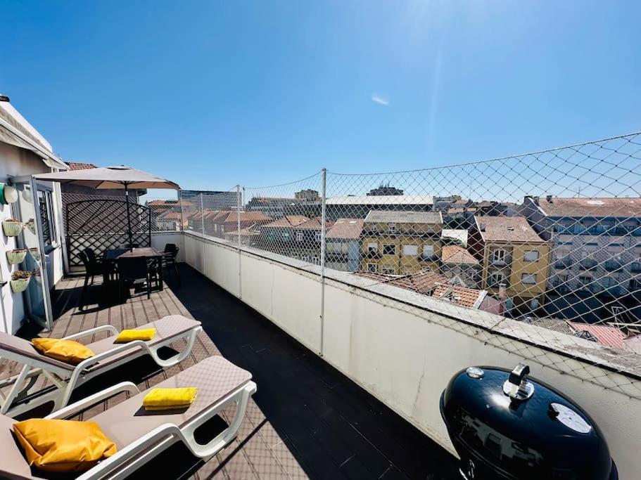 ポルトRenovado Com Ac, 2 Wc Completos, Terraco E Garagemアパートメント エクステリア 写真