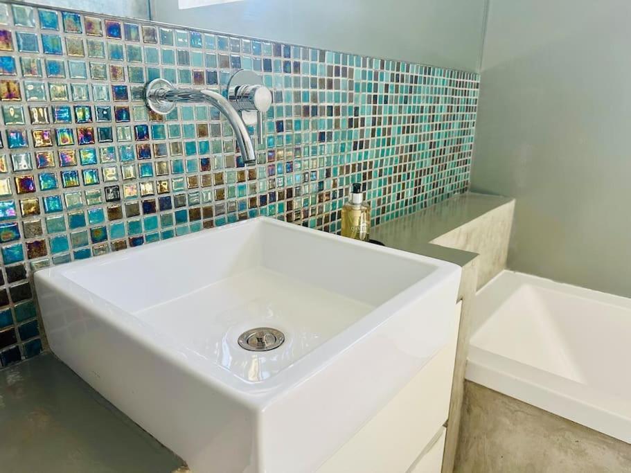 ポルトRenovado Com Ac, 2 Wc Completos, Terraco E Garagemアパートメント エクステリア 写真